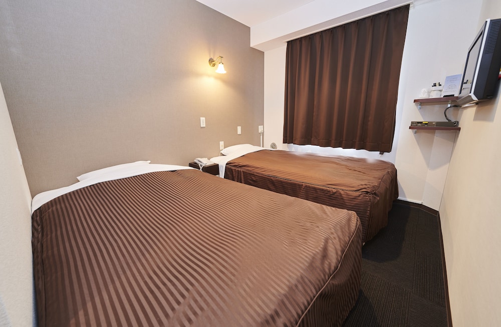 ROOM, TWIN BEDS