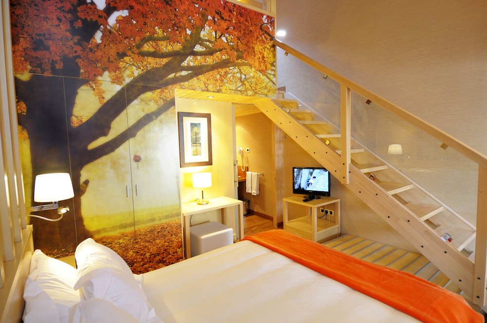 HOTEL CASA CORNEL 12/31