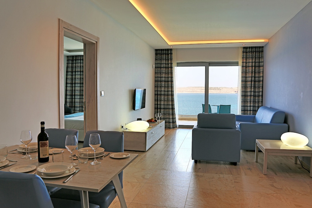 Ramla Bay Resort 52/72