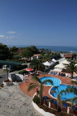 Hotel Talao S.A.S. 33/42