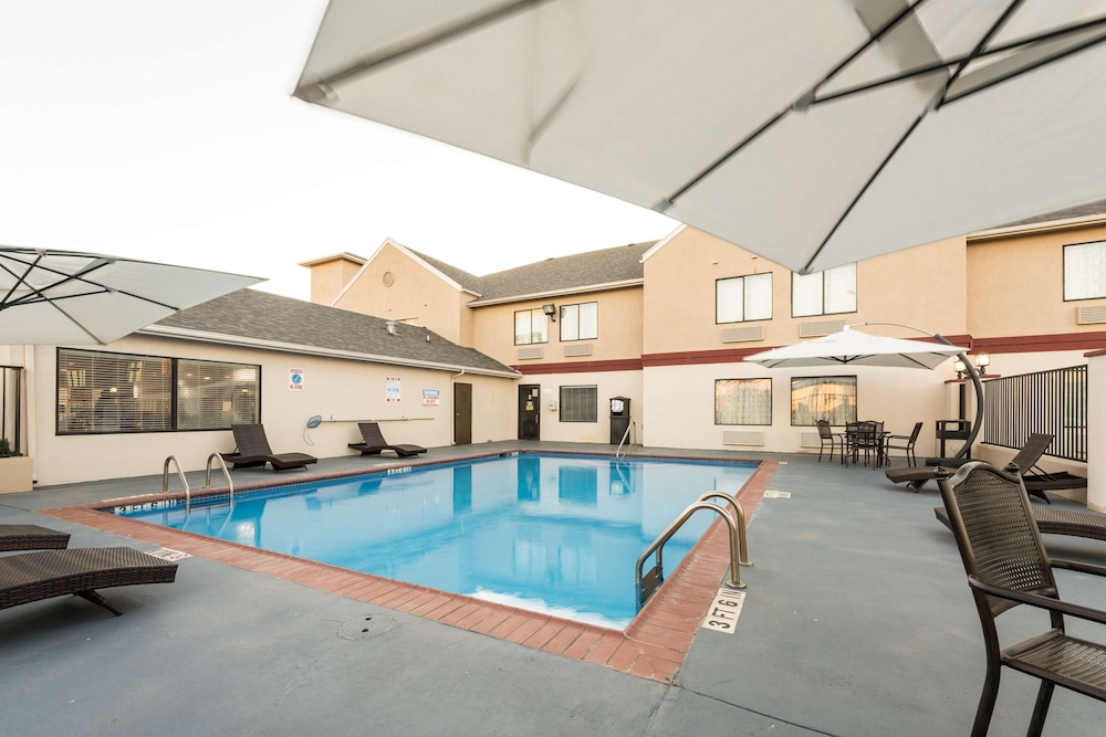 Best Western Abilene Inn Suites 3/34