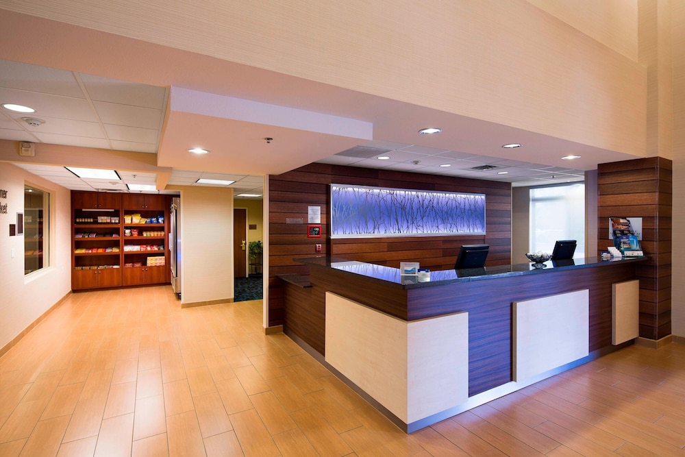 Fairfield Inn Suites Rancho Cordova 2/19