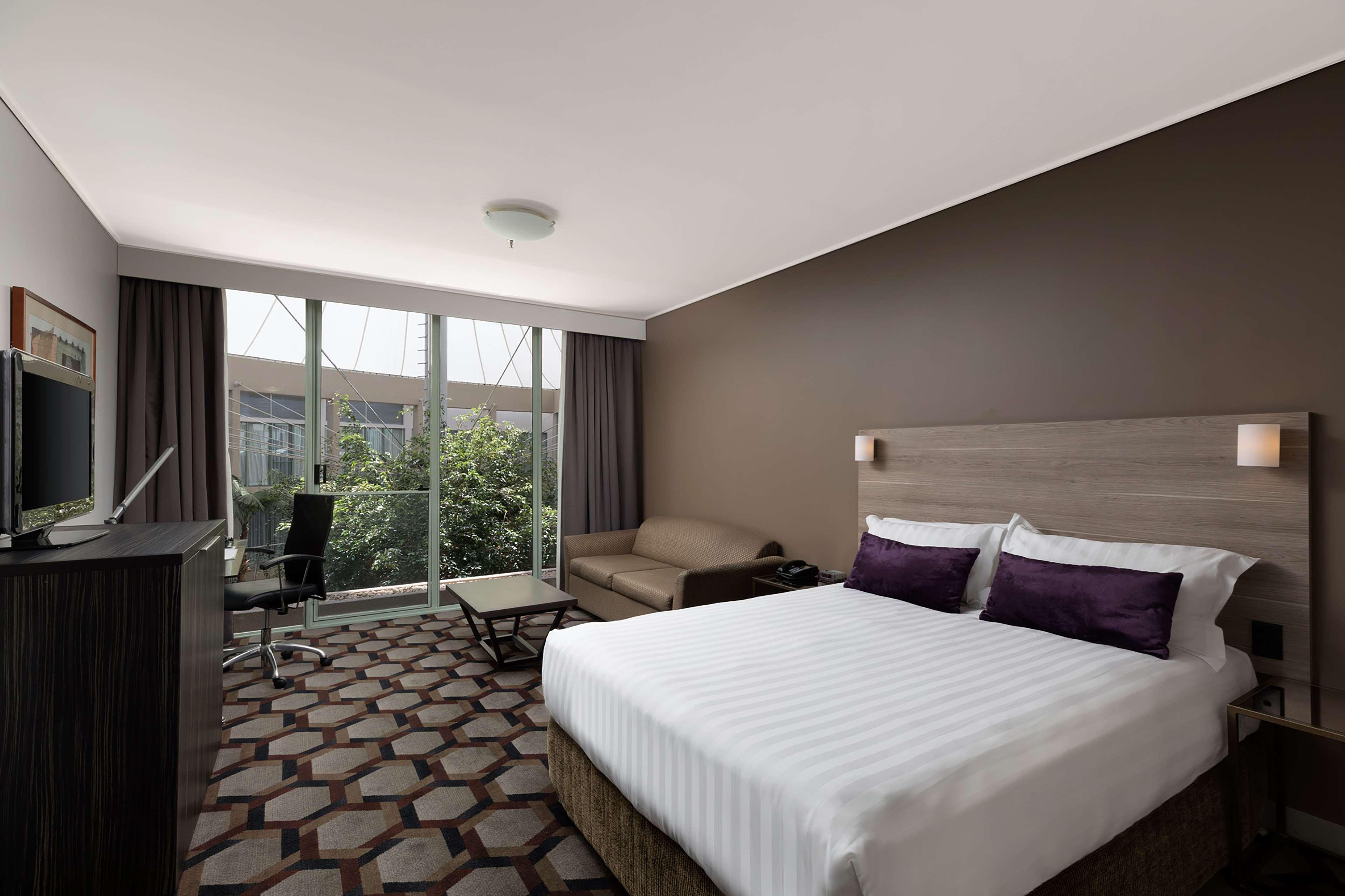 SUPERIOR, QUEEN BED, ACCESSIBLE