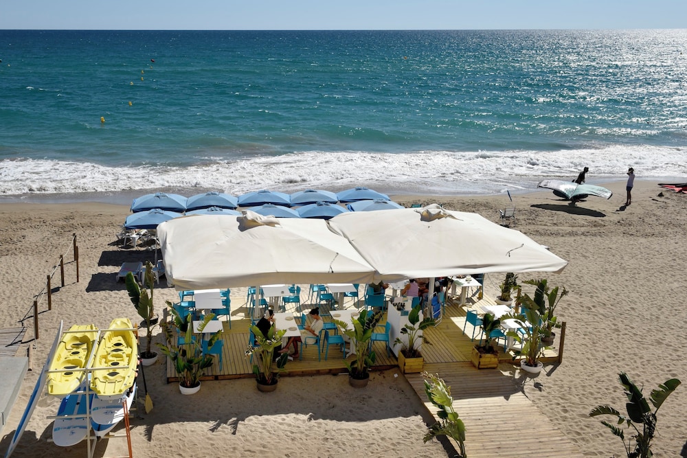 Akquaaa Boutique Hotel 42/48