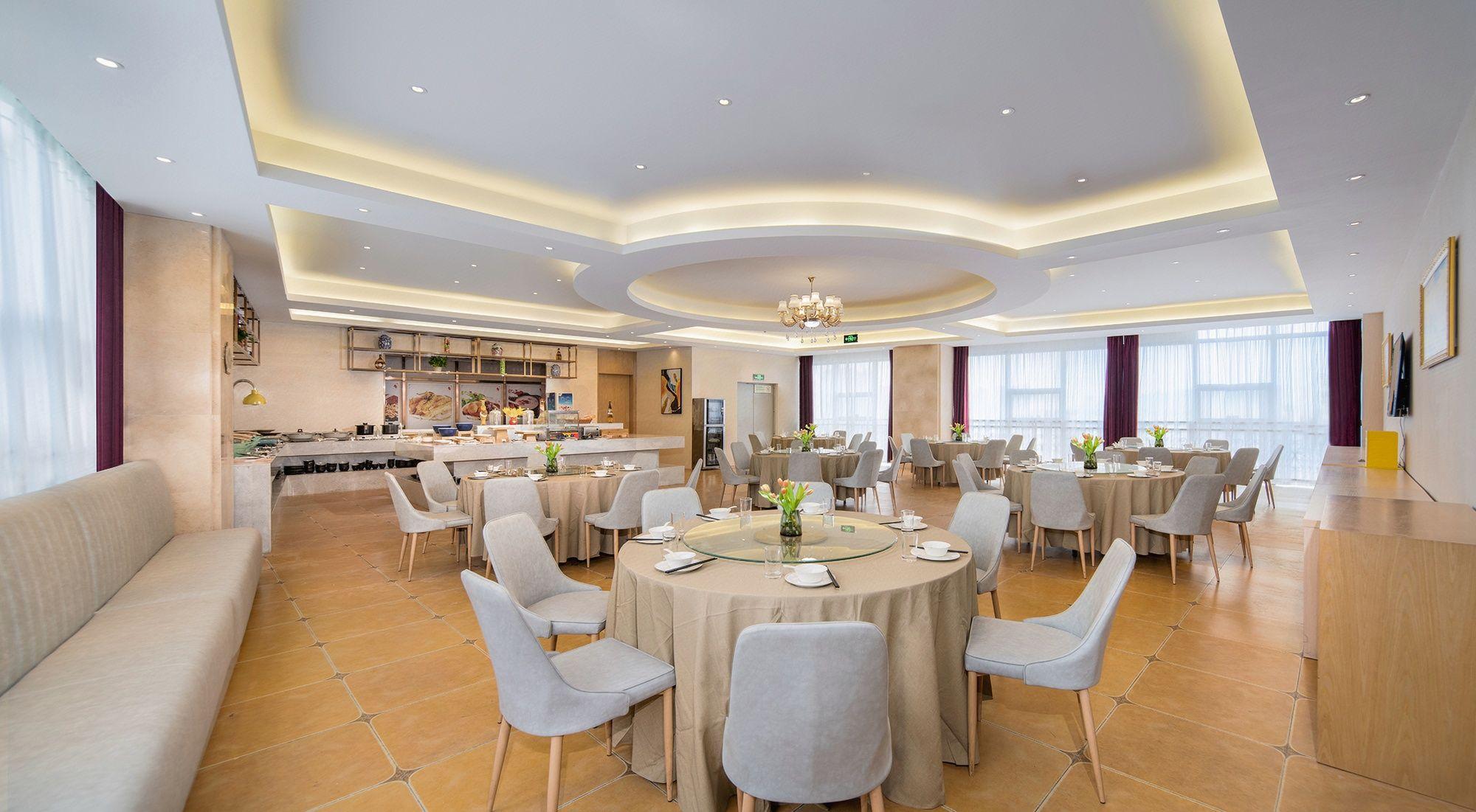 Vienna International Hotel (Chengdu Pidu Bailun Plaza) 67/71