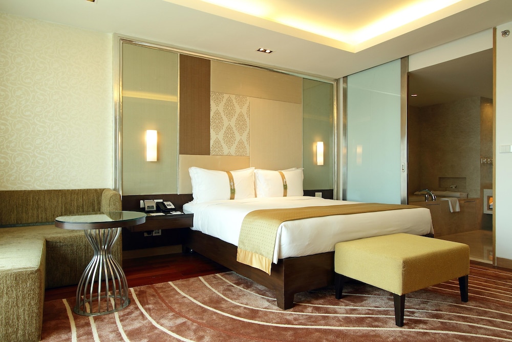 HOLIDAY INN MUMBAI INTERNATIONAL AIRPORT 19/72
