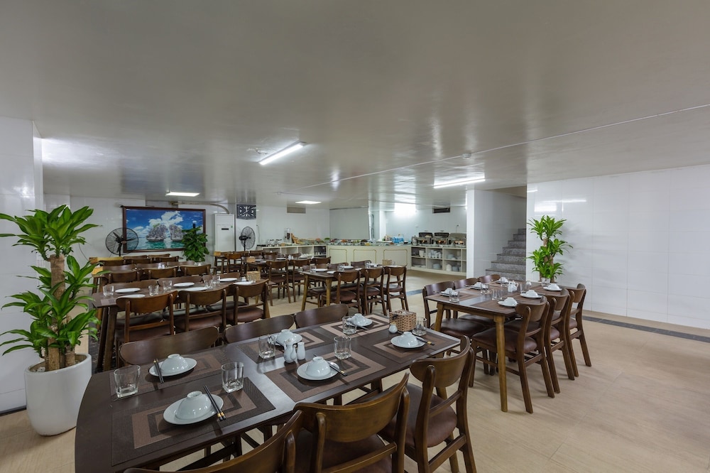 Phoenix Hotel Ha Long 38/50