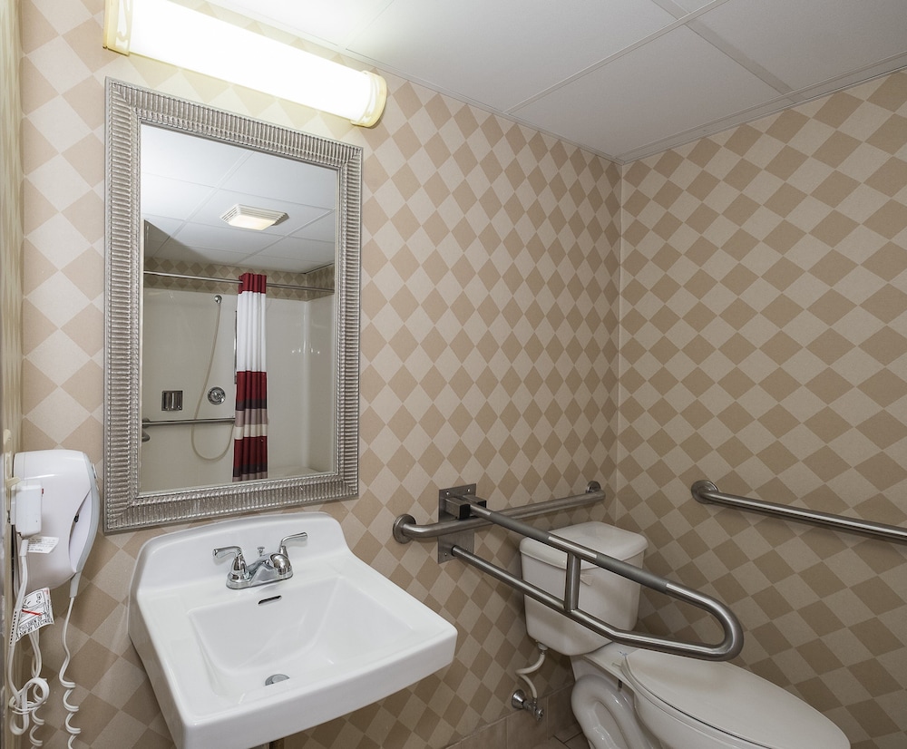 Red Roof Inn Hartford - New Britain 20/33