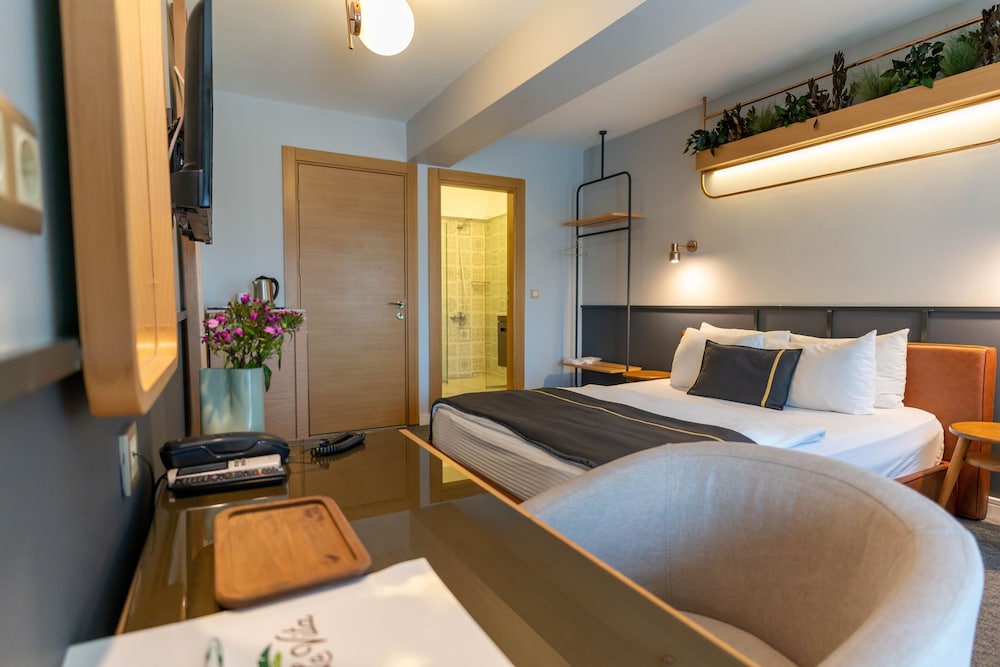 Viva La Vita Hotel Bornova 18/40