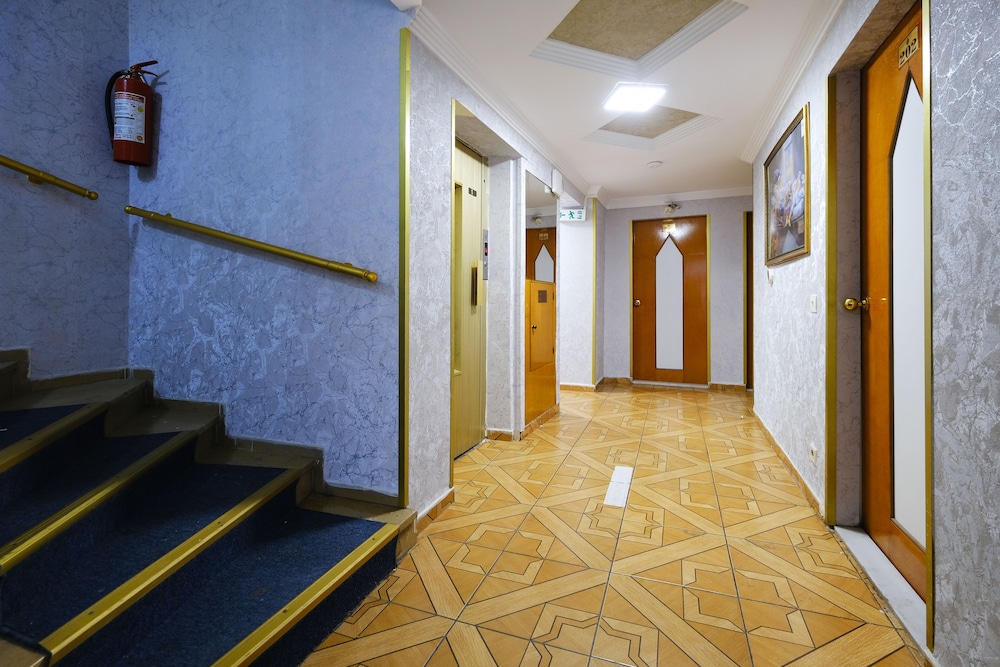 Ozbek Hotel 37/64