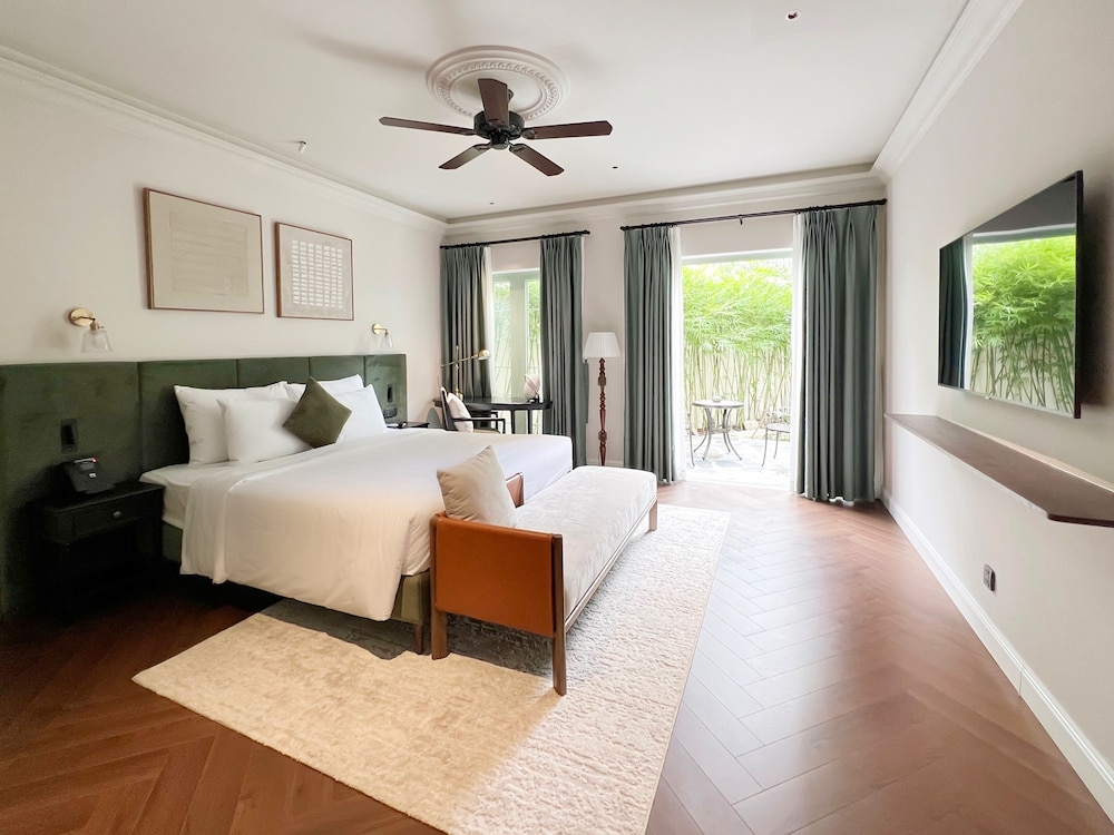 President Maison Signature by M Village, a brand of Modern Village Lifestyle 12/61