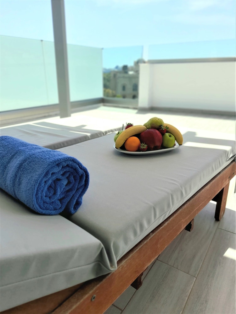 Elite Hotel 18/50