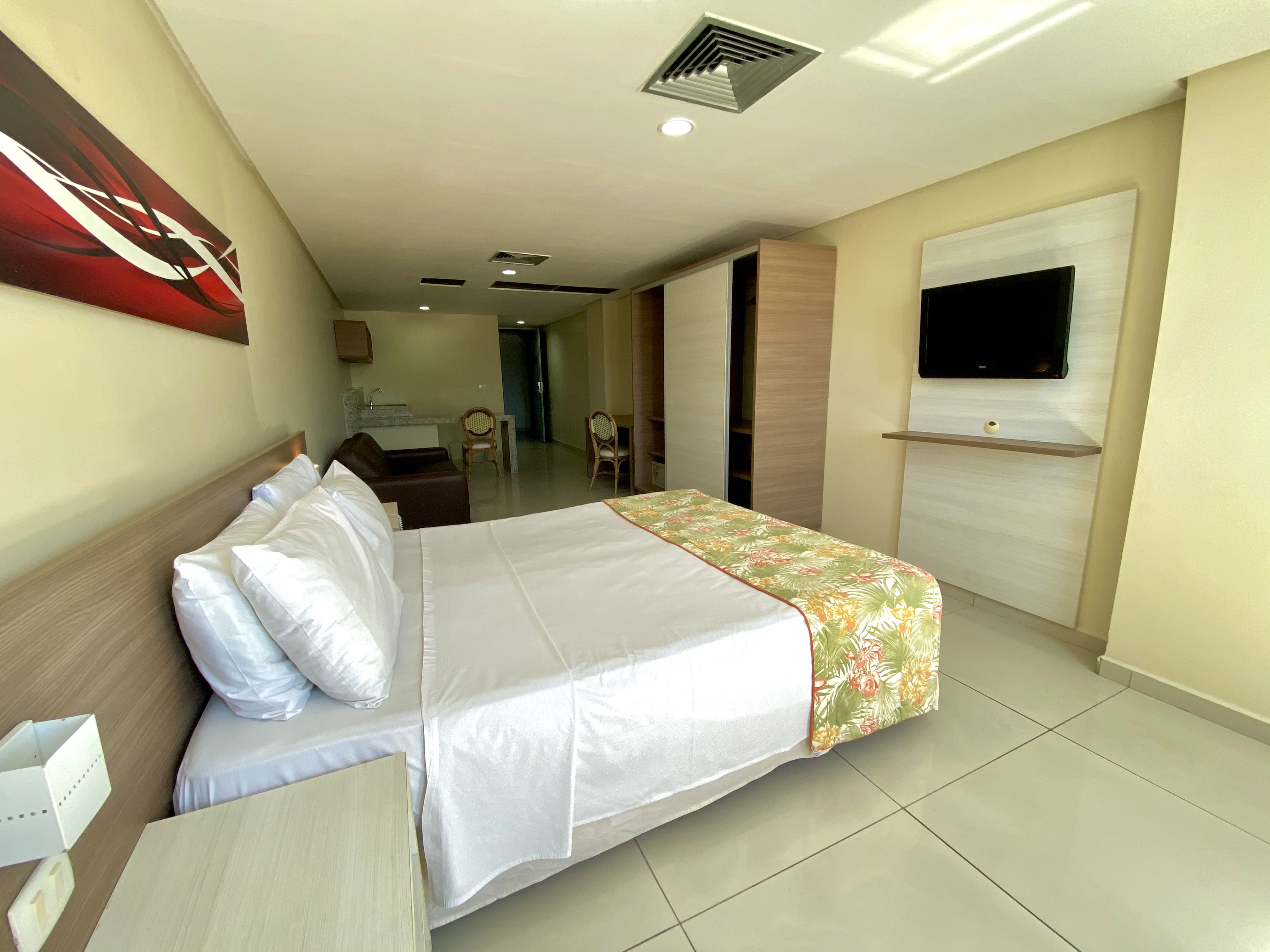 SUPERIOR, QUEEN BED