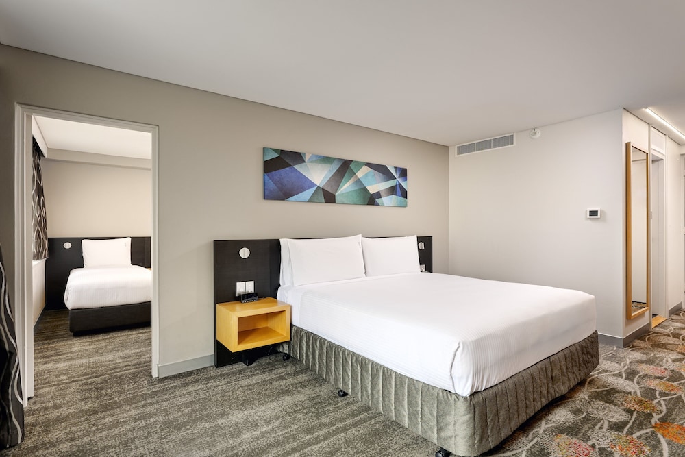 Holiday Inn Perth City Centre 23/78