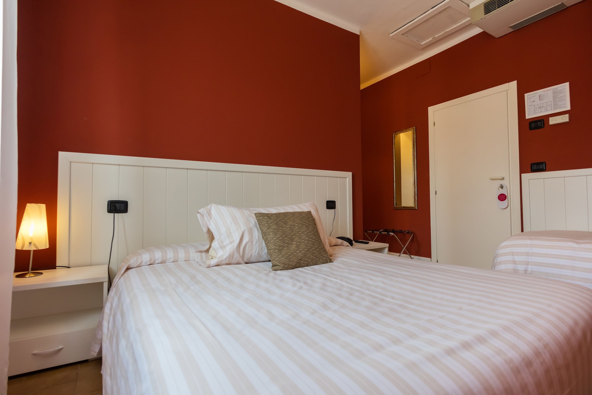 SUPERIOR, DOUBLE BED