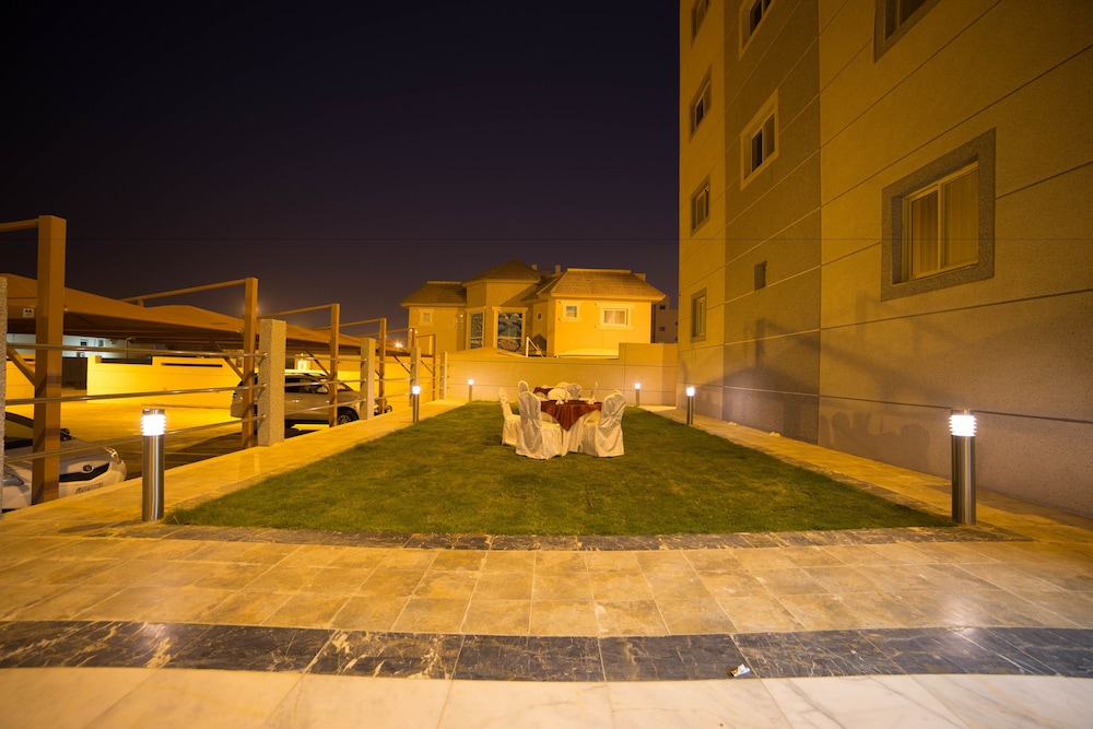 رؤوم إن بريدة(Raoum Inn Hotel Apartments Buraydah) 34/35