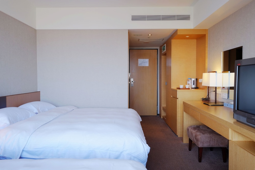 DELUXE, 2 DOUBLE BEDS