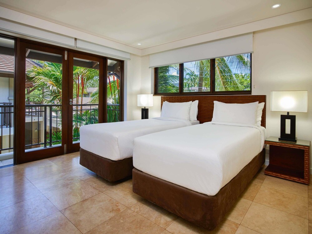 3 BEDROOMS, VILLA
