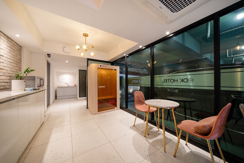 DK Hotel 34/55