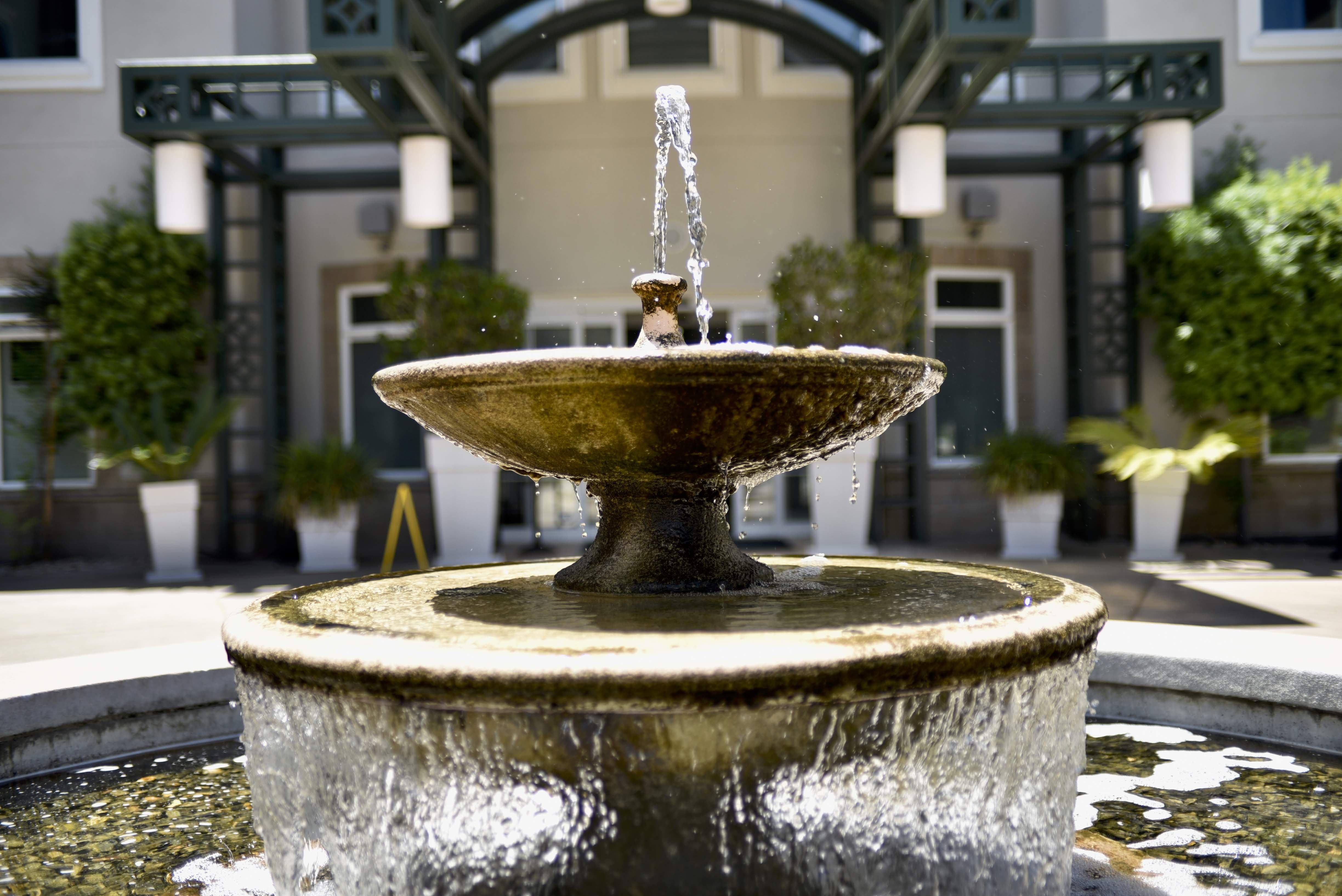 HOLIDAY INN EXPRESS WINDSOR SONOMA WINE COUNTRY 24/50