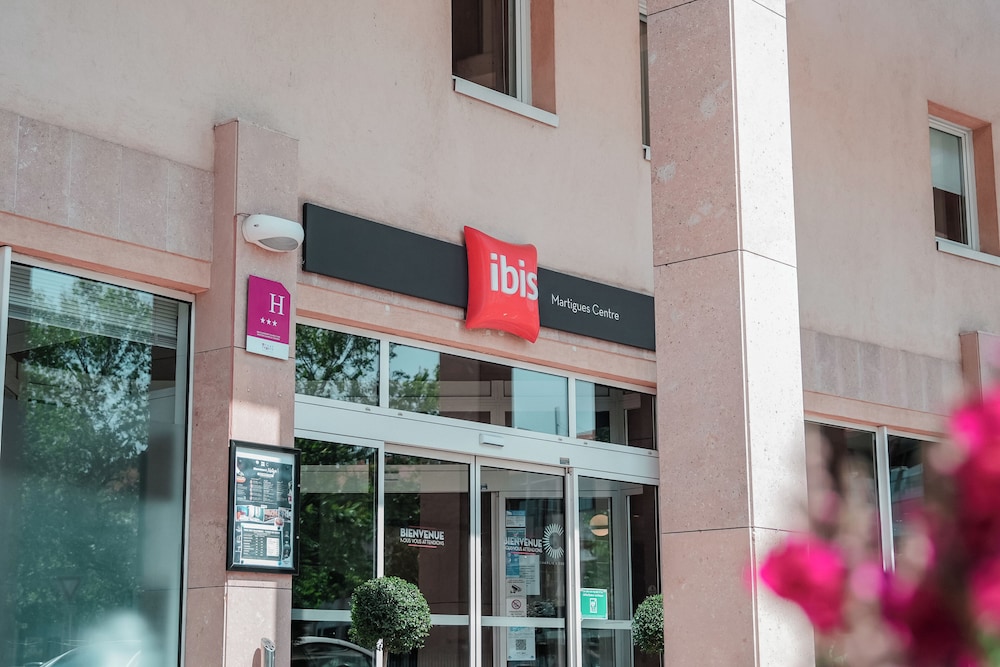 Ibis Martigues 2/70