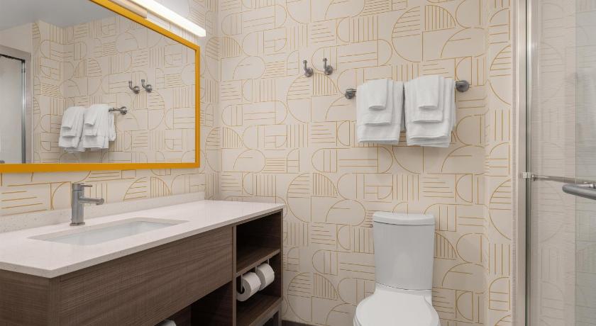 Home2 Suites by Hilton Burlington, NJ 34/36