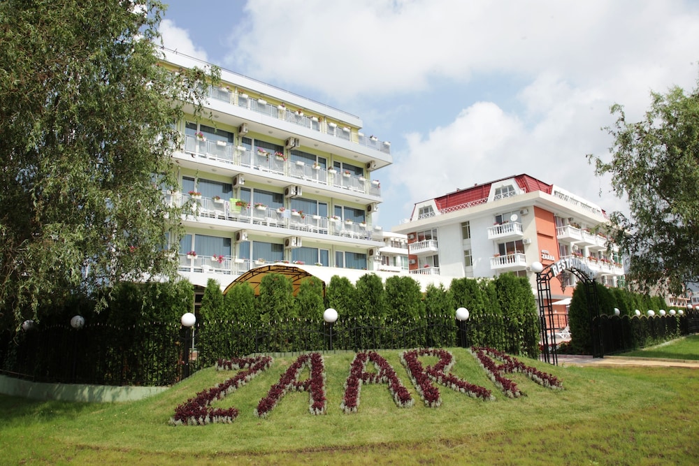 Hotel Zaara 25/32