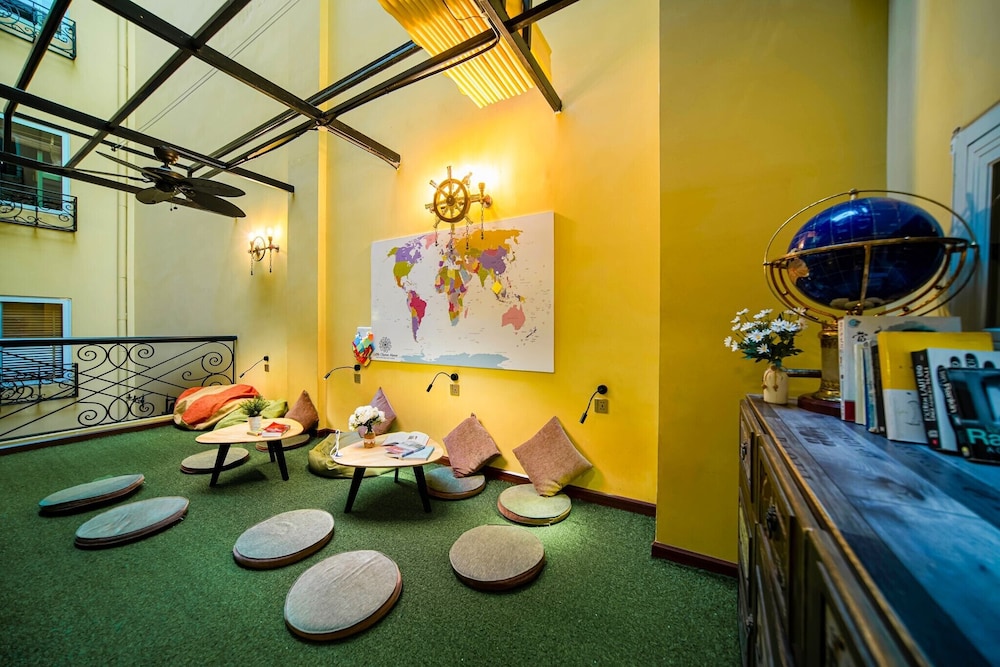 Little Charm Hanoi Hostel 35/39