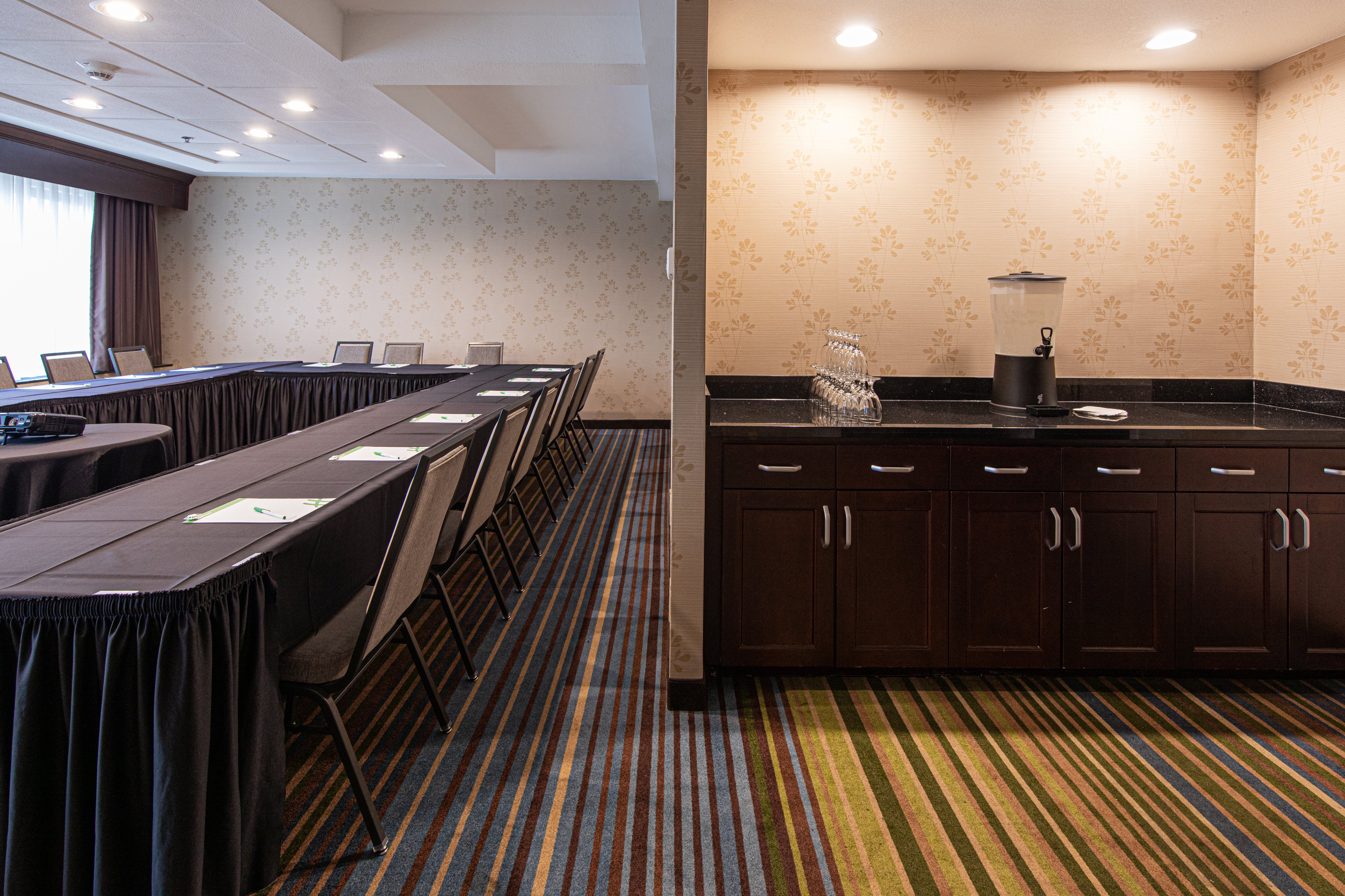 Holiday Inn St Louis Arpt West Earth City 38/76