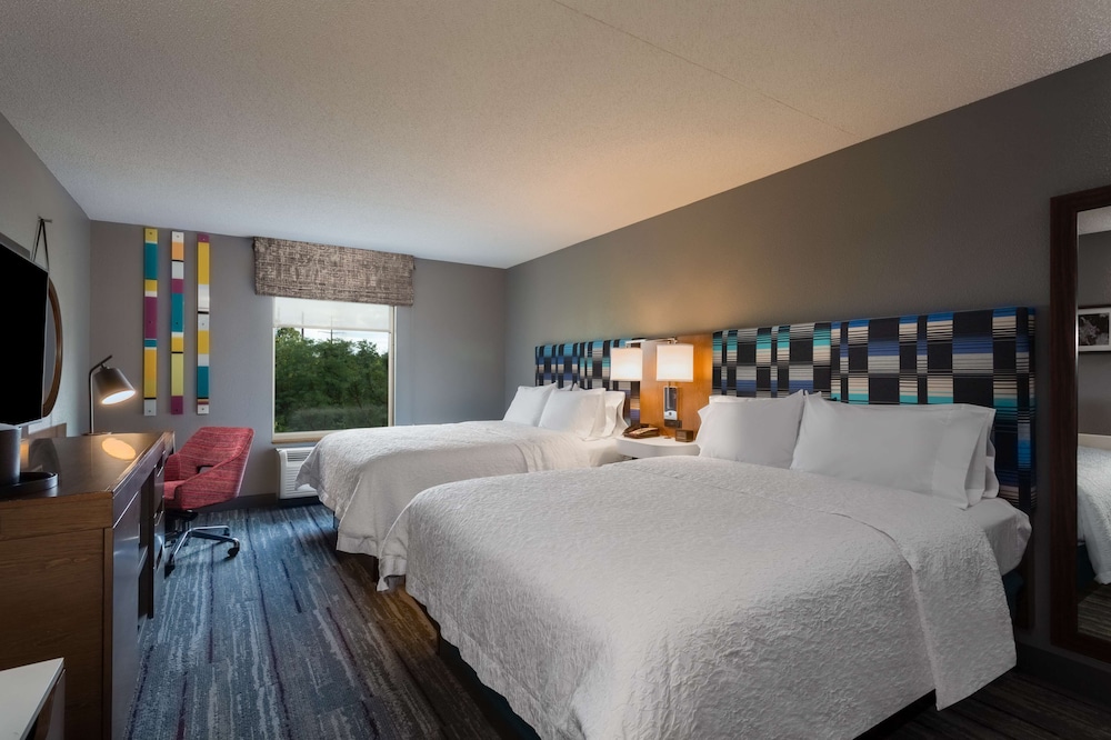 Hampton Inn & Suites Herndon - Reston 12/42