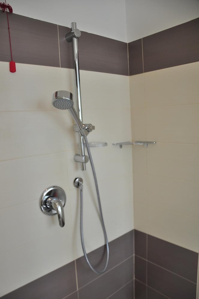 Hotel 325 Tor Vergata 18/28