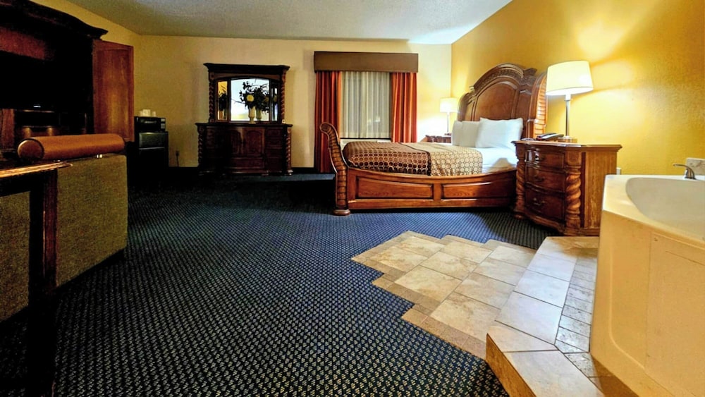 Magnuson Hotel Sand Springs 35/39