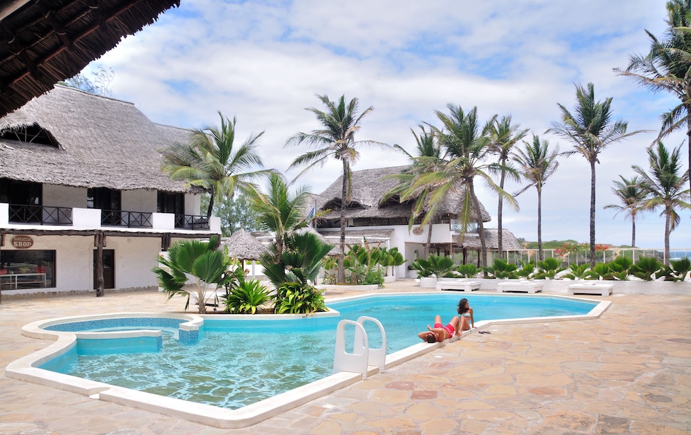 Barracuda Inn Resort 43/51