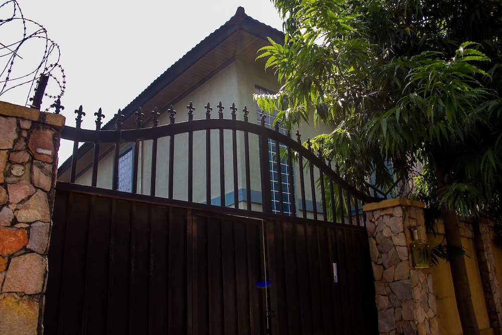 Precinct Comfort Services Ikoyi 写真1