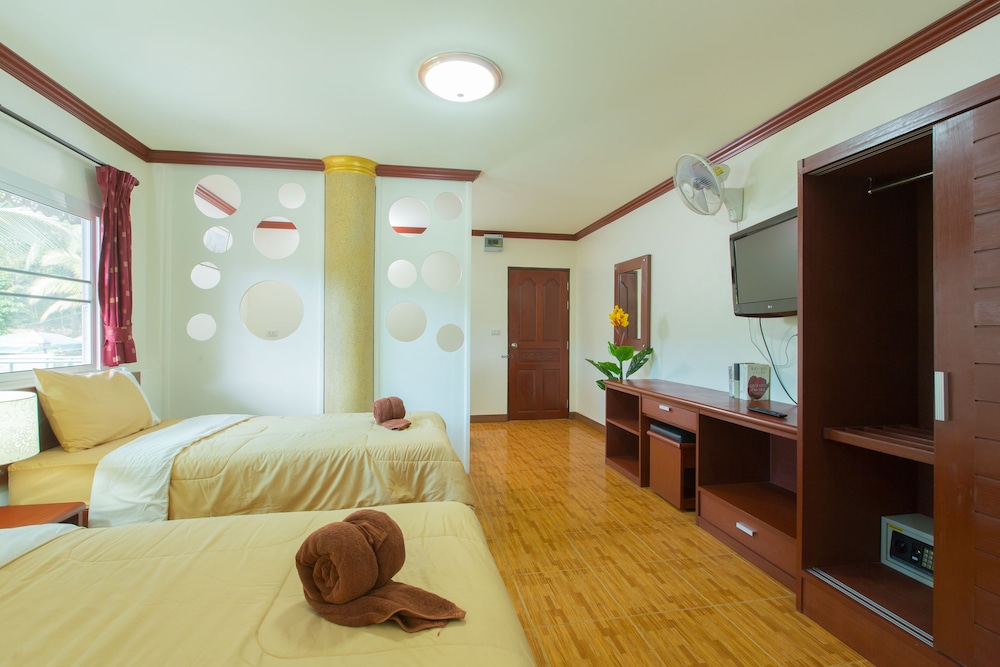 Patong Rai Rom Yen Resort SHA 29/50