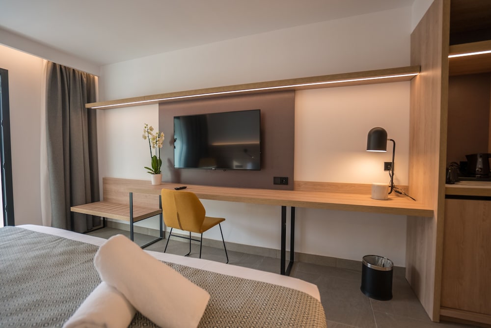 Morlans Suite Hotel Adults Only 12/51