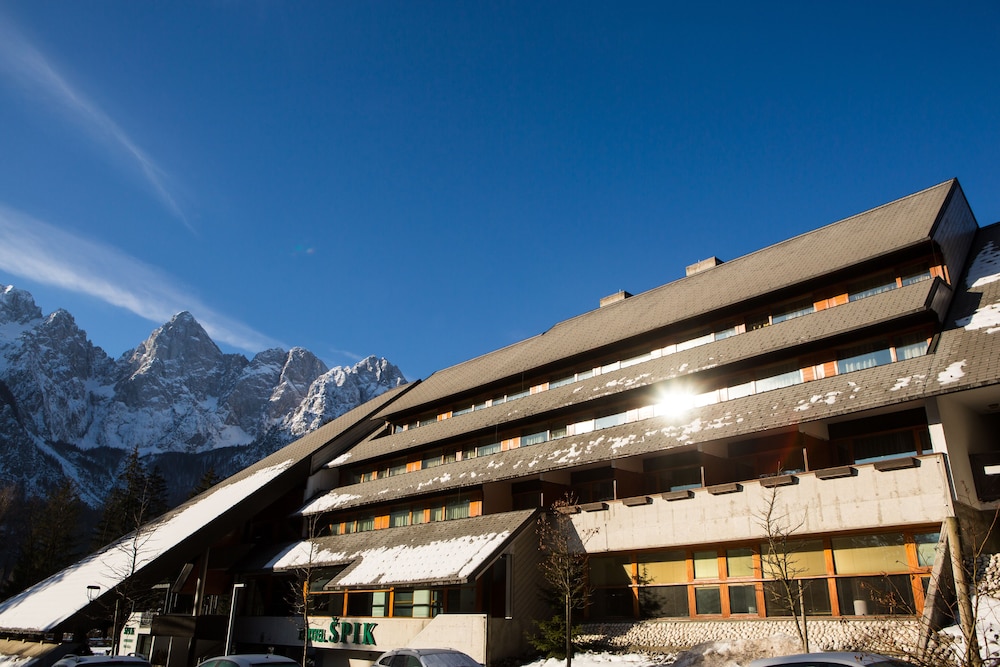 Hotel Spik 3 Star in GOZD MARTULJEK