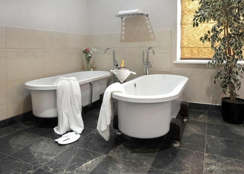 St. Elizabeth's House Hotel 26/32