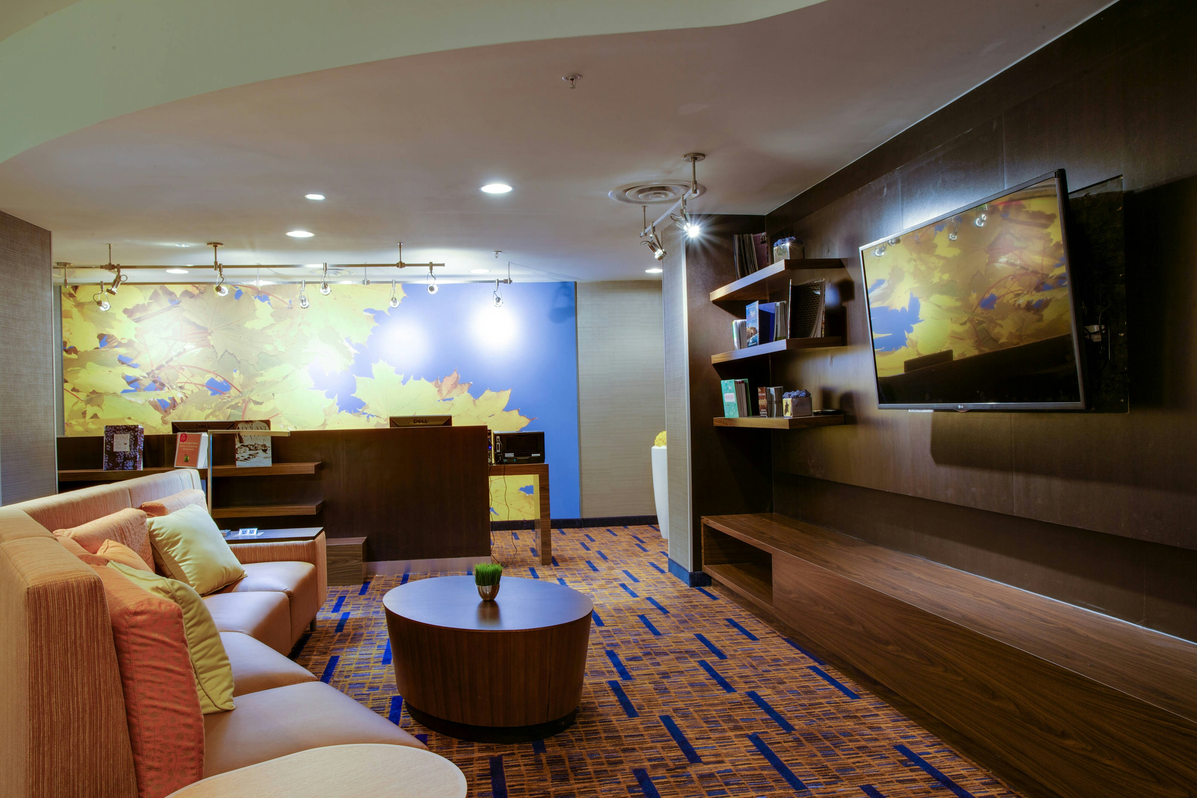 Courtyard By Marriott Republic Aprt Long Island Farmingdale 13/71