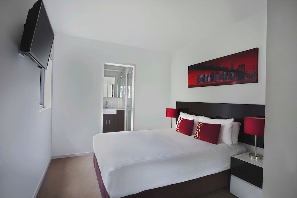 2 BEDROOMS, APARTMENT
