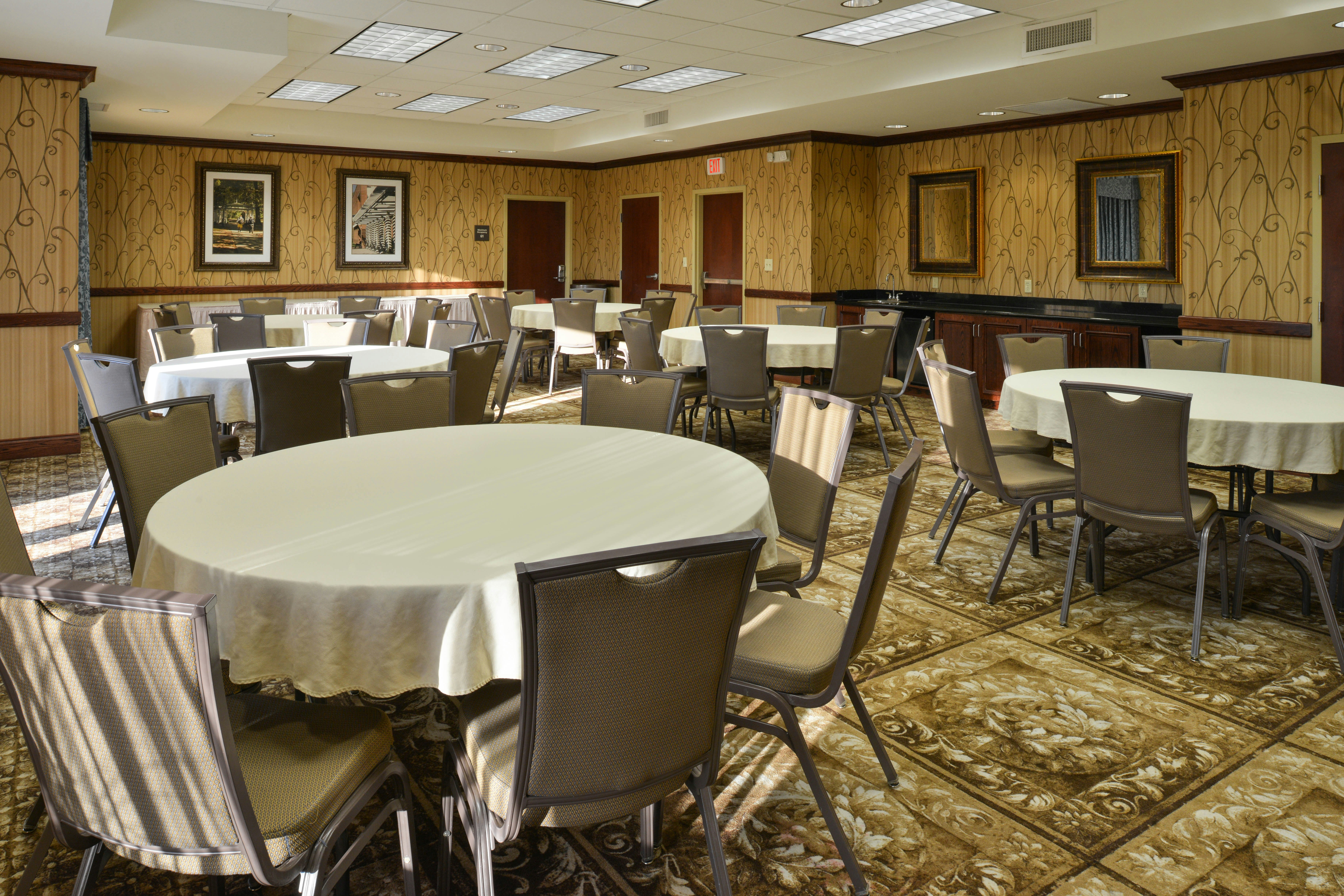 Hampton Inn and Suites Salisbury/Fruitland 52/58