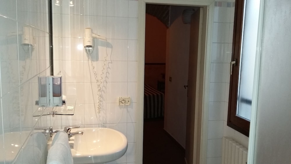 Hotel Monica 8/43