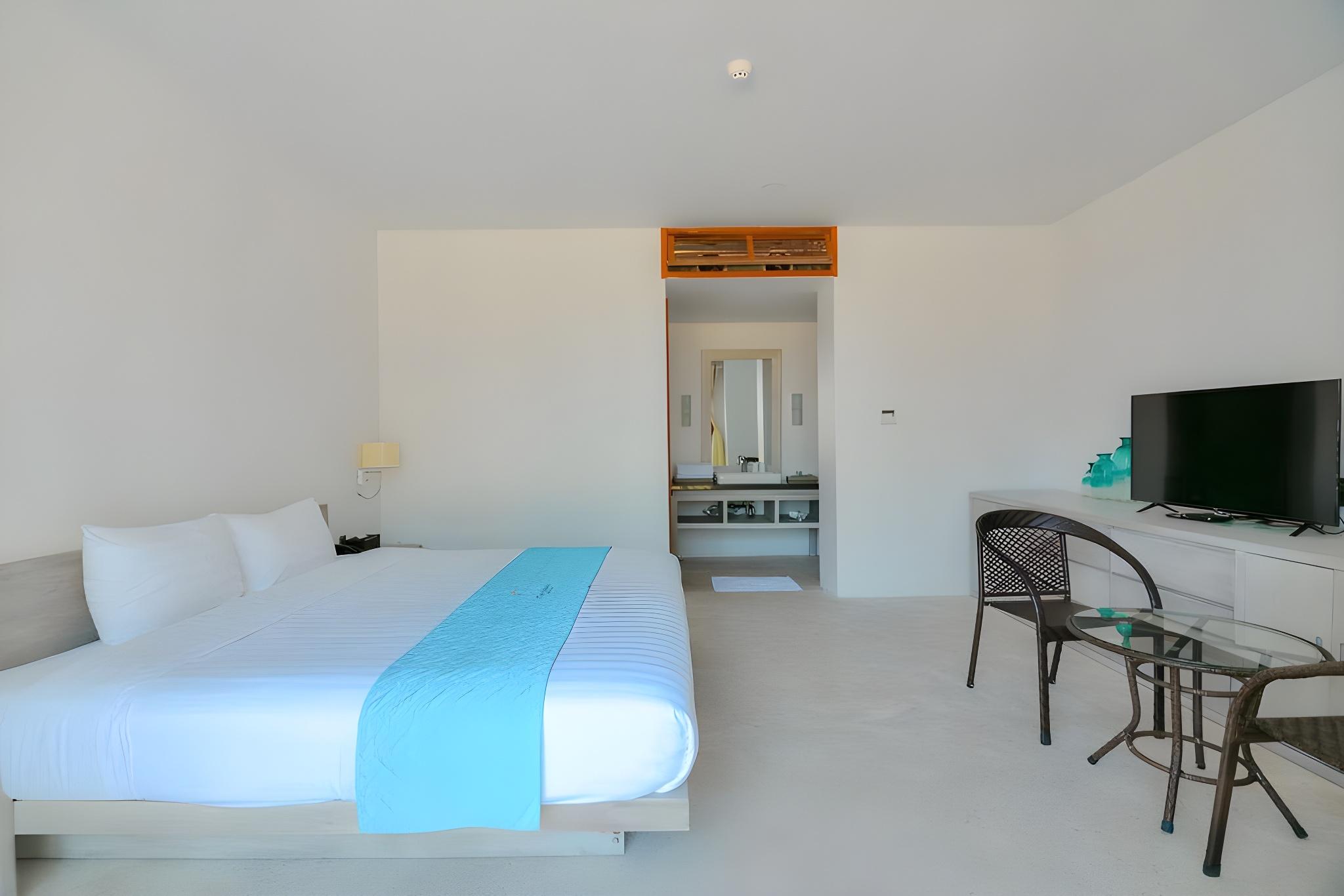 Deluxe, King and Twin Beds, Lotus View