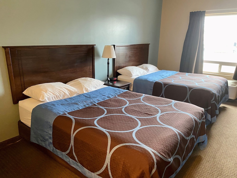 Super 8 by Wyndham Edmonton South 9/45