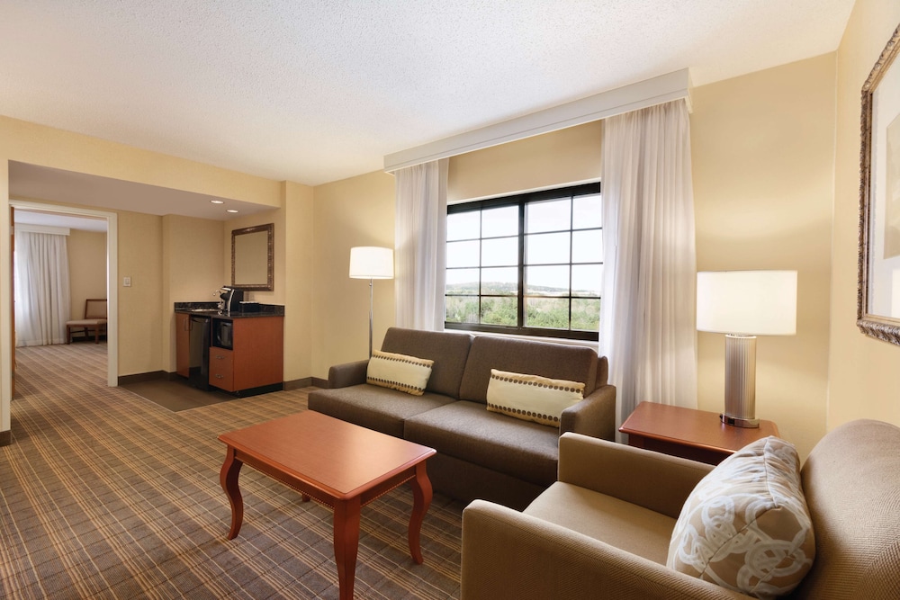 Embassy Suites Greenville Golf Resort Conference Center 19/38