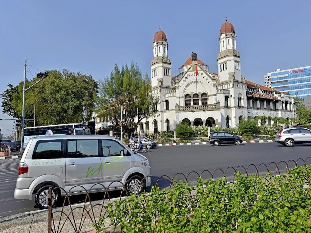 Whiz Hotel Pemuda Semarang 36/44