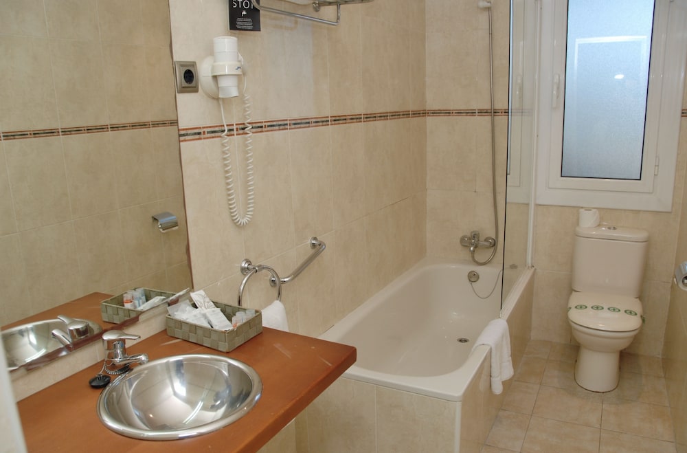 Hotel El Castell 4/48