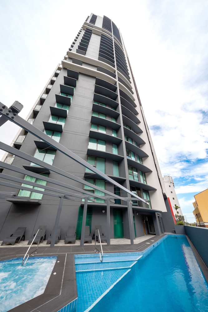 Oaks Brisbane Felix Suites 4/42