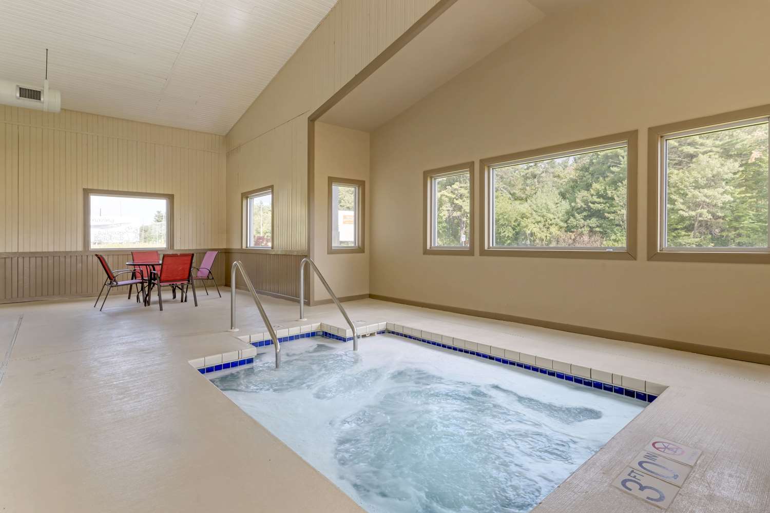 Sleep Inn & Suites Wisconsin Dells - Lake Delton 9/22