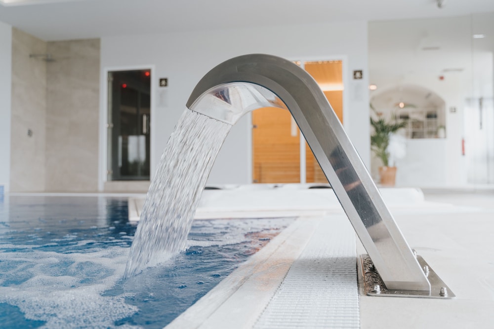 swimming pool spa